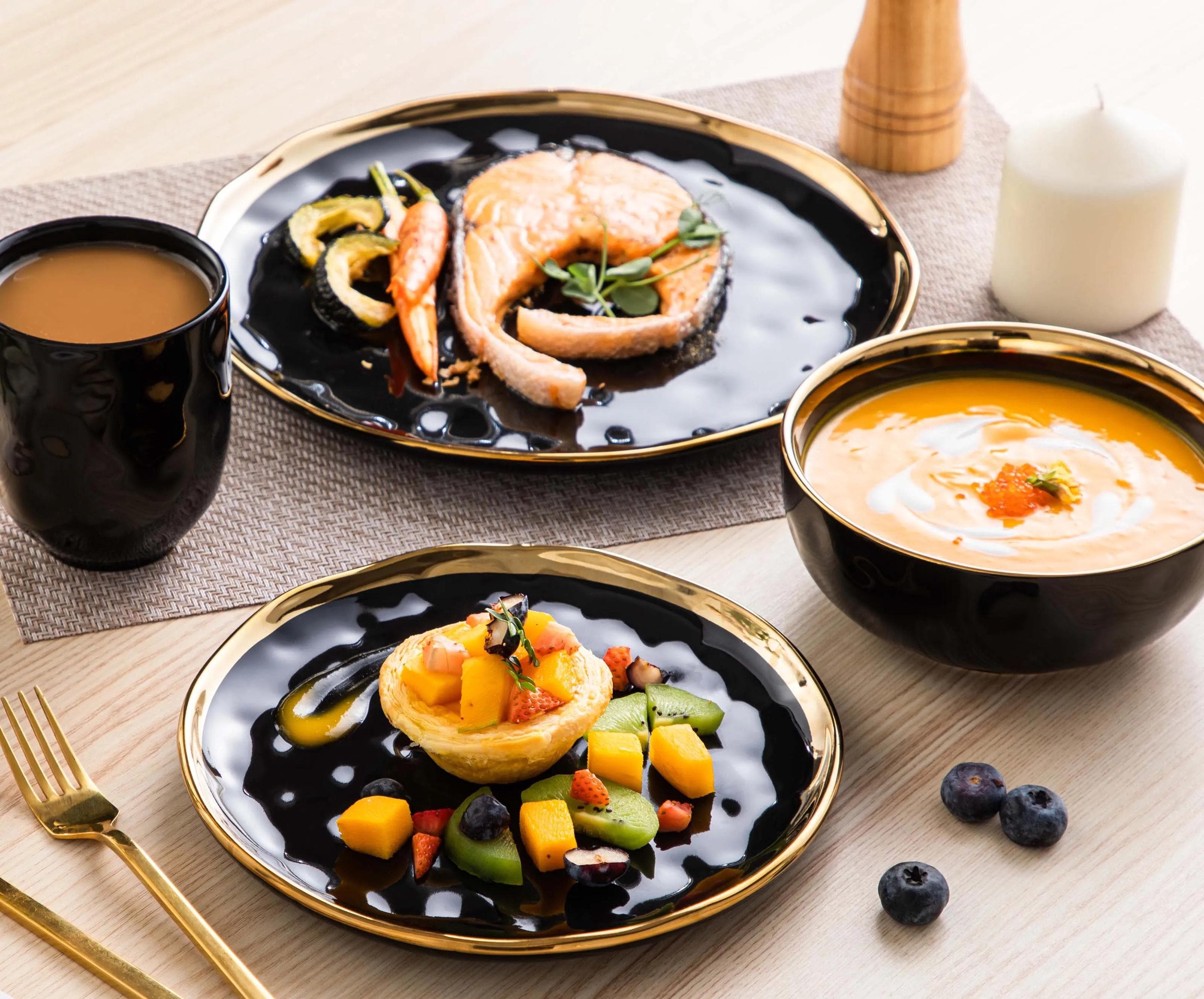 Gold Rim Black Porcelain Dinnerware Set – Modern 16/32/48 Piece Tableware