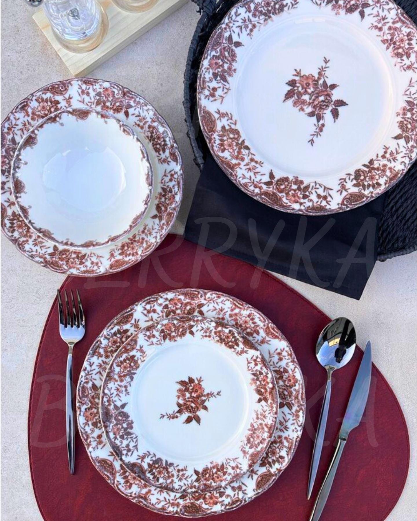 Porcelain Dinnerware Set Antique Green 24-piece | 6 Person Premium Floral Plates & Bowls