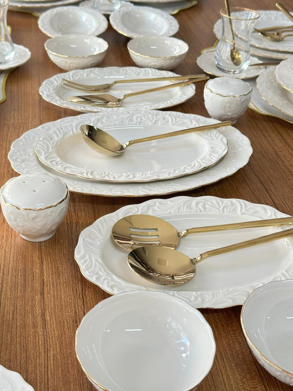 Porcelain Dinnerware Set For 12 People | Gold Trim Luxury Tablewares